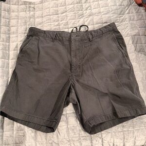 Uniqlo Men's Charcoal Flat Front Shorts